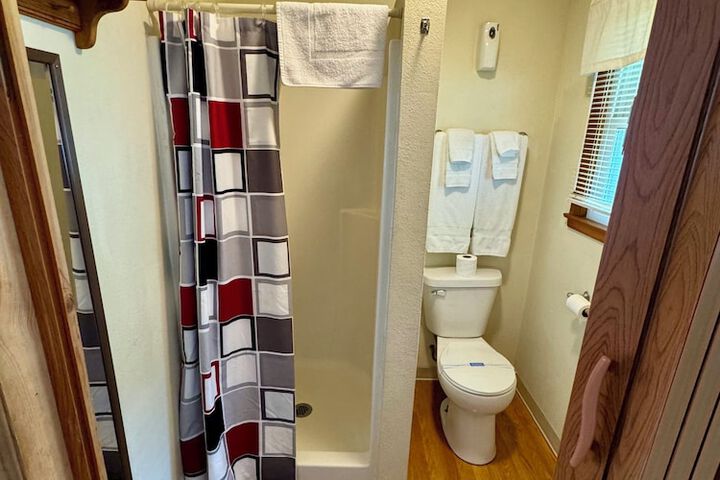 Room 51 of 102
