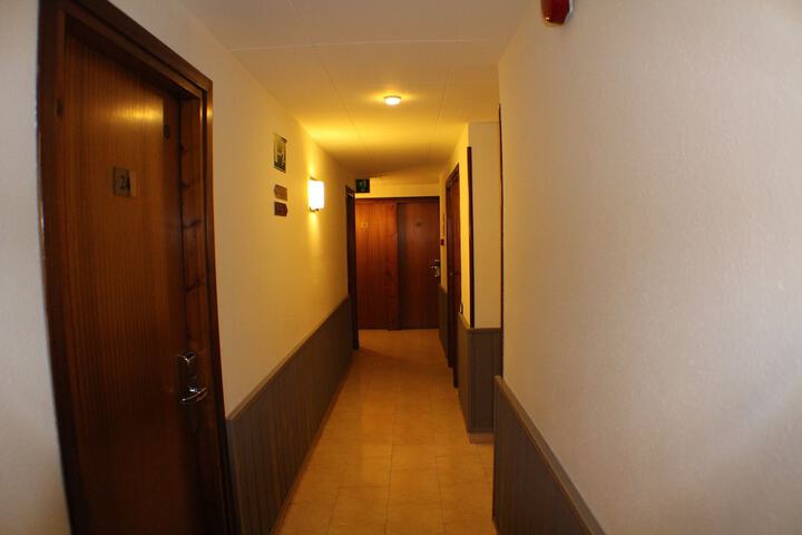 Ballroom/Hall 31 of 35