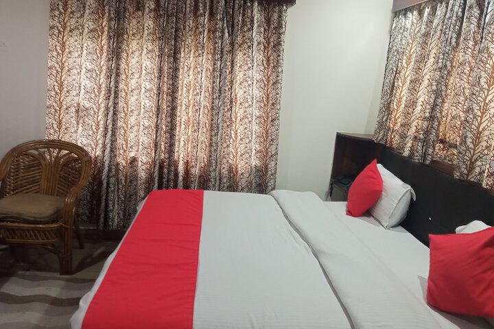Room 6 of 28