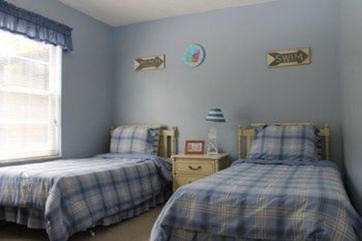Room 8 of 25