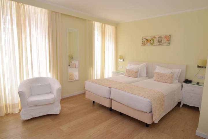 Room 16 of 64
