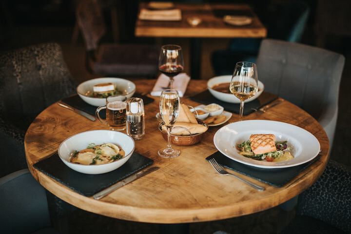 Dining 30 of 42