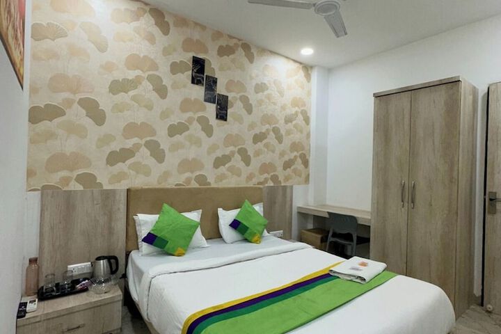 Room 4 of 39