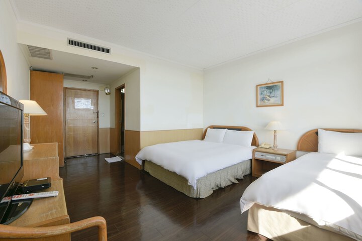 Room 7 of 49