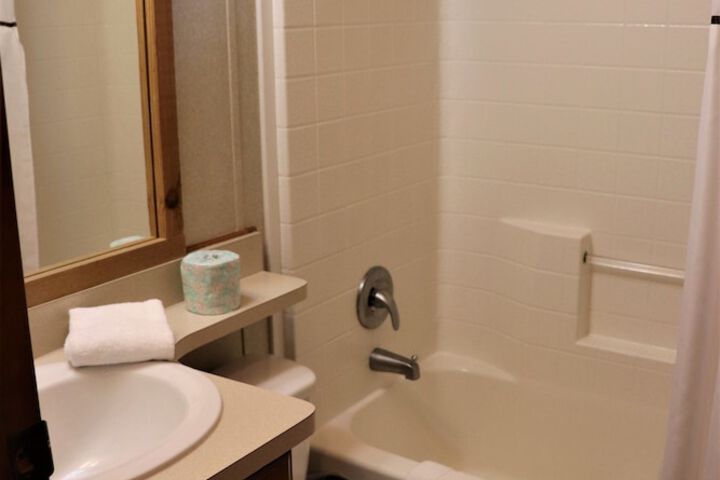 Room 333 of 504