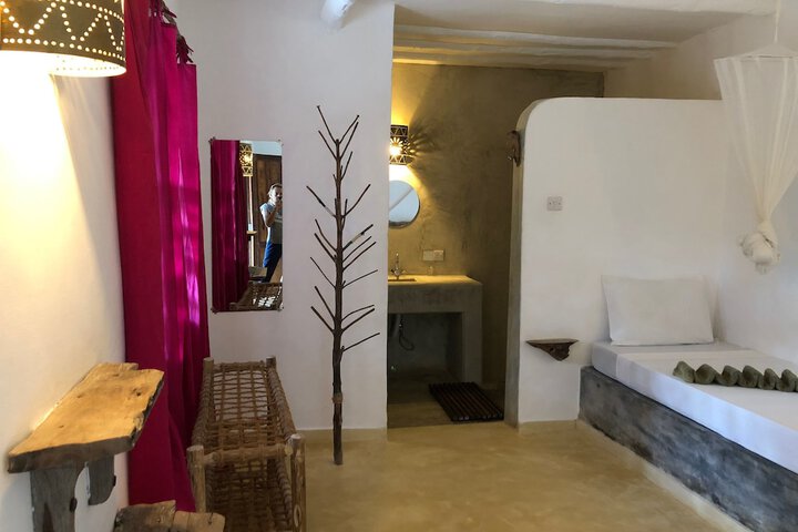 Room 16 of 29