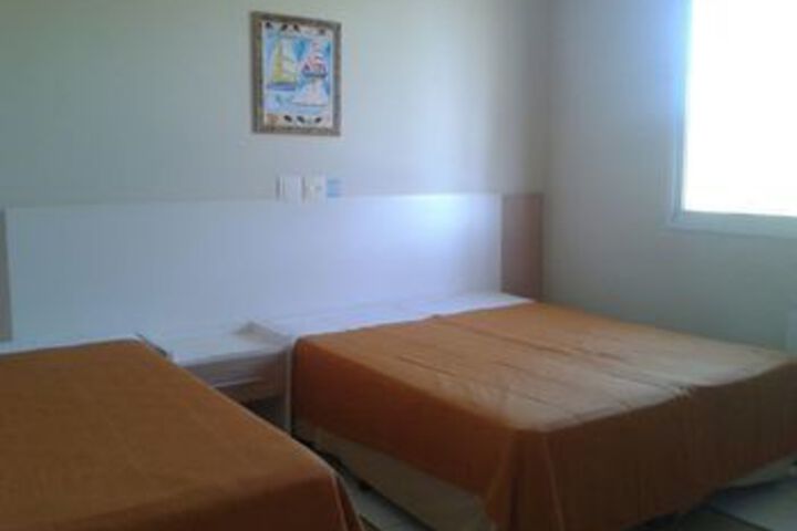 Room 4 of 12