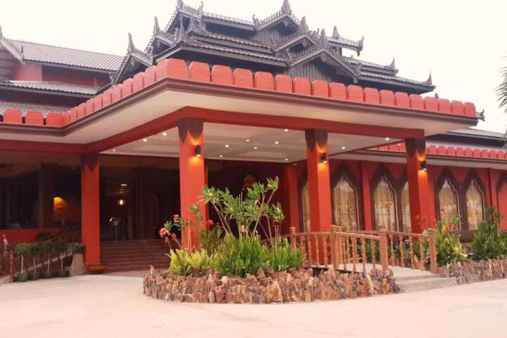 Hotel 66 of 76