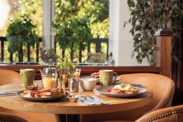 Breakfast/Coffee Service 25 of 42