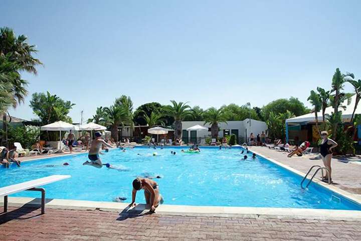 Pools & Facilities