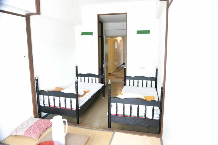 Room 17 of 107