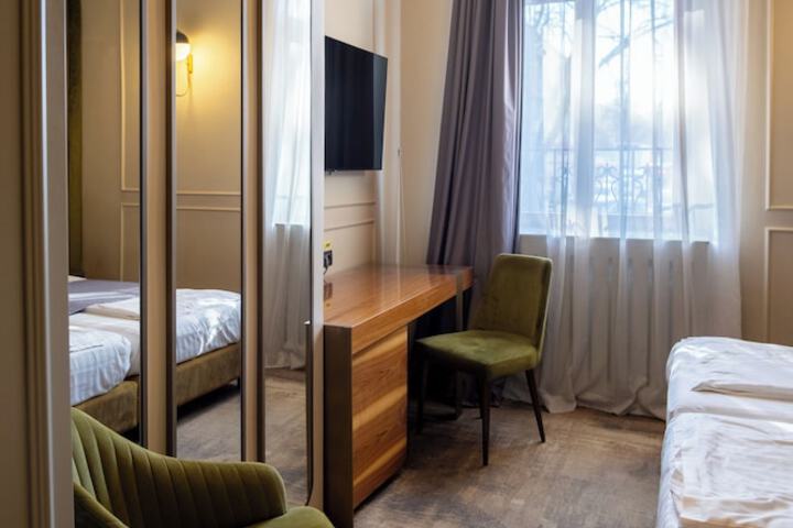 Room 64 of 120