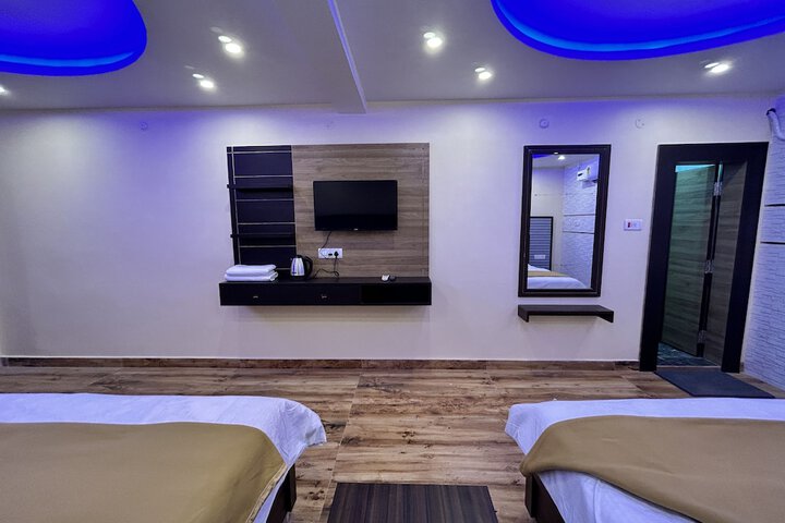 Room 13 of 21