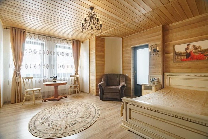 Room 7 of 35