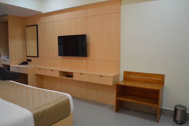 Room 13 of 26