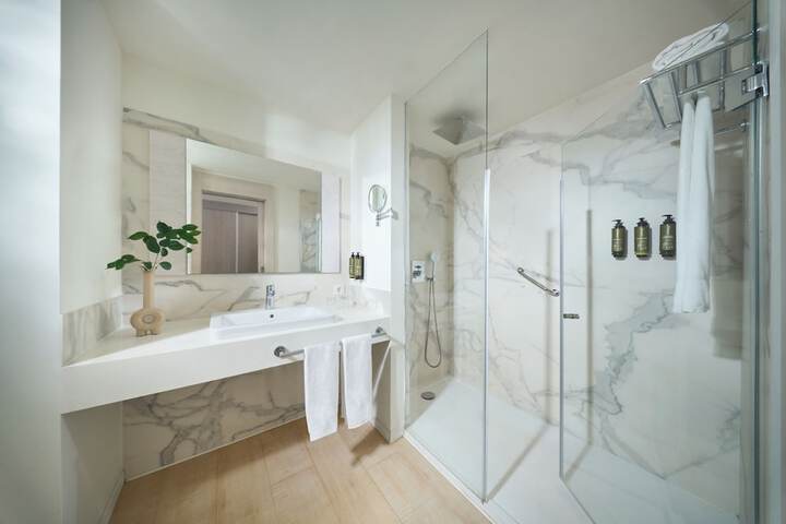 Clean Restrooms