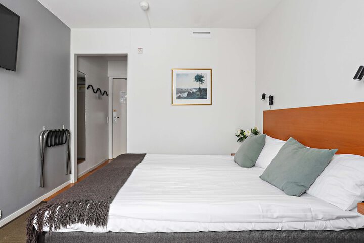 Room 17 of 51