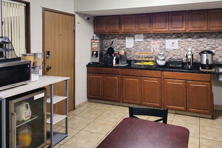 Breakfast/Coffee Service 13 of 16