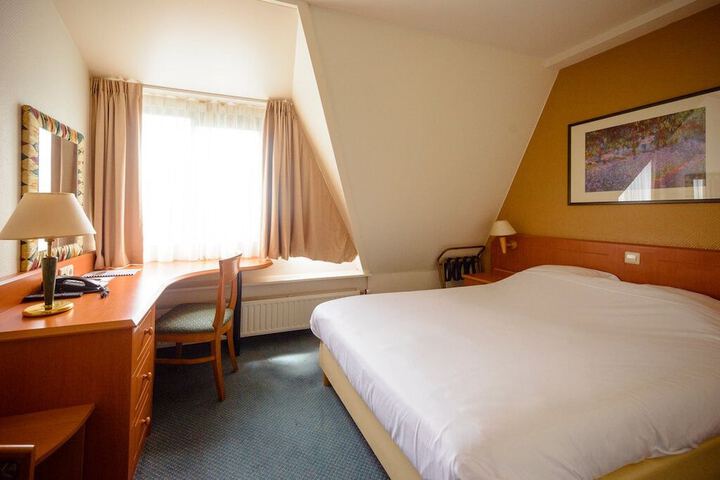 Room 16 of 41