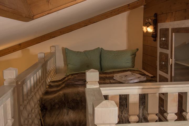 Room 4 of 71