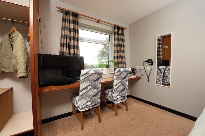 Room 16 of 62