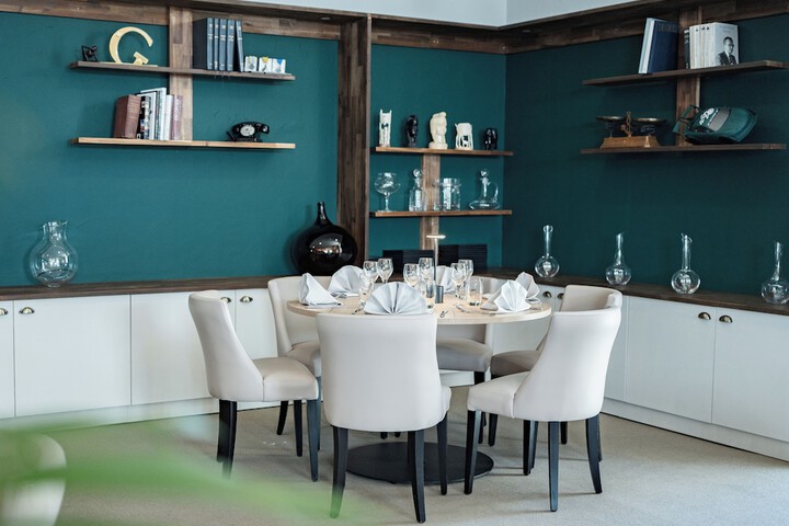 Dining 48 of 64