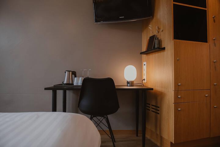 Room 33 of 71