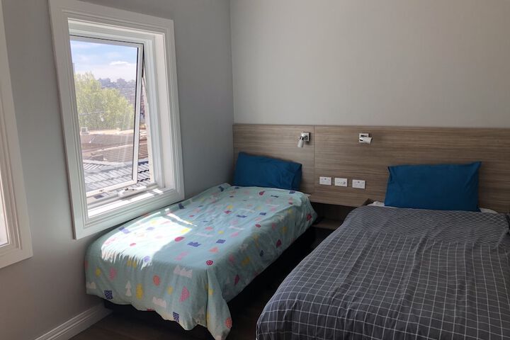 Room 6 of 28