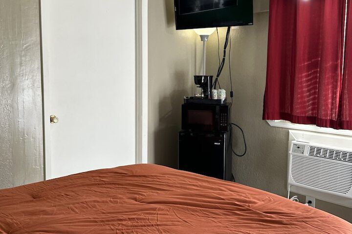 Room 16 of 50
