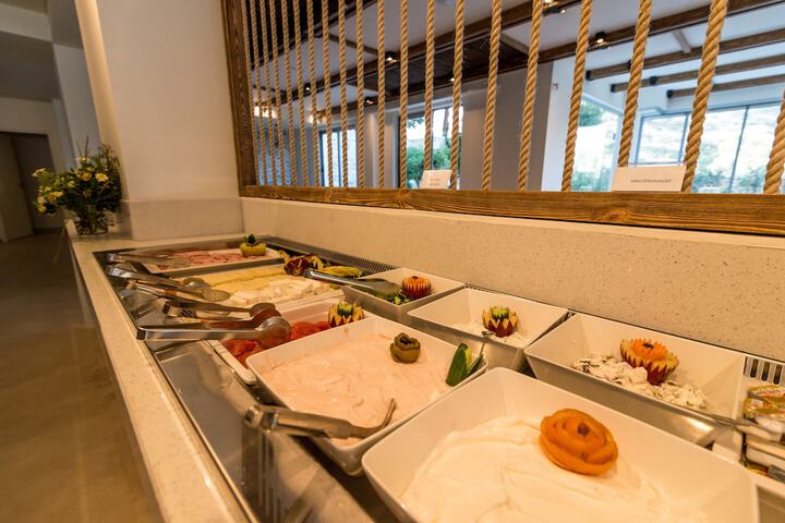 Dining 62 of 74