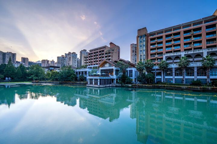Poly International Hot Spring Hotel