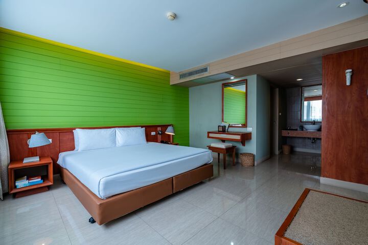 Room 27 of 131