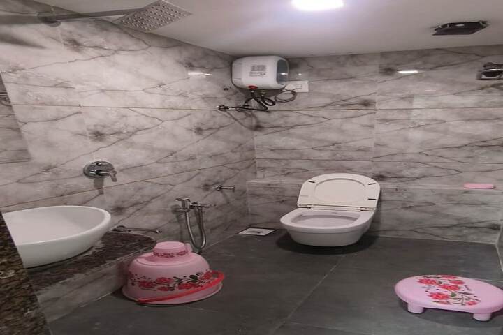 Room 16 of 21