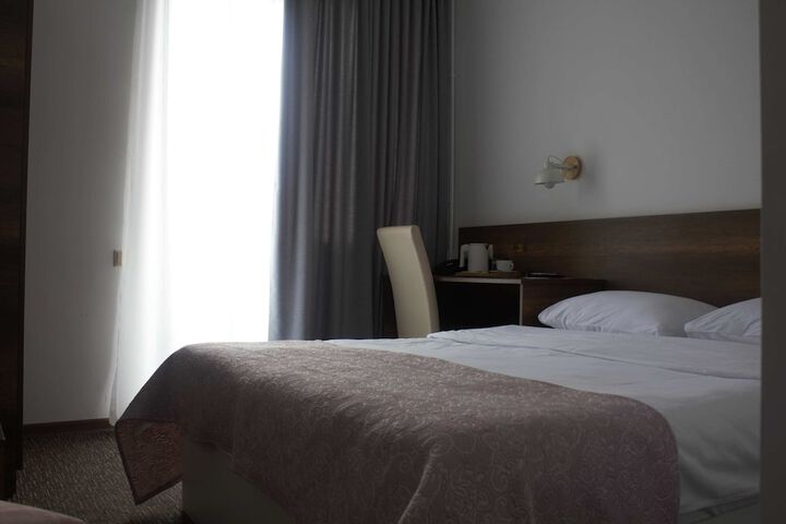 Room 15 of 68