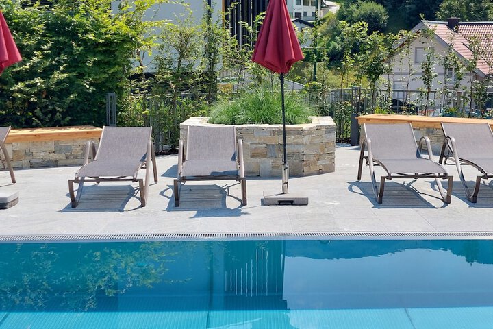 Pool 68 of 84