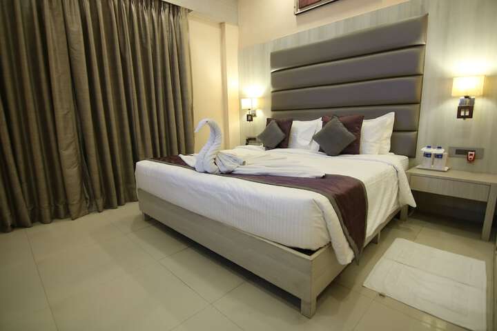 Room 6 of 24