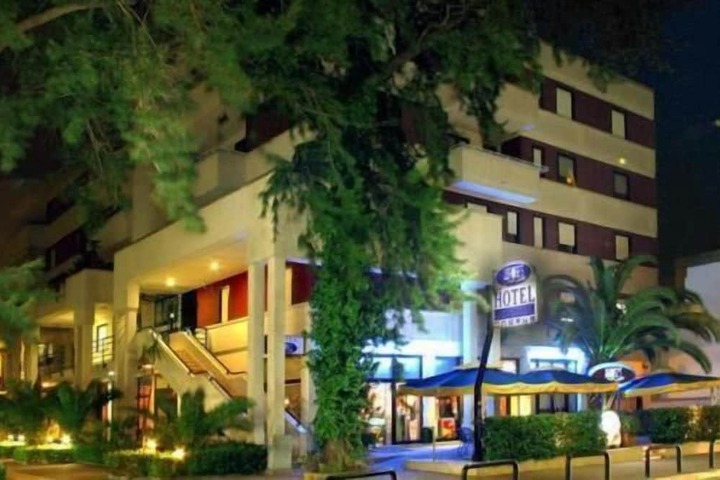 Hotel 37 of 38