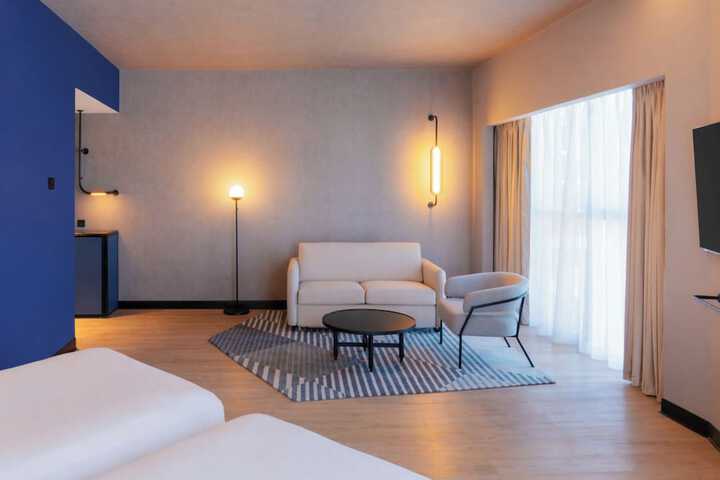 Room 10 of 40