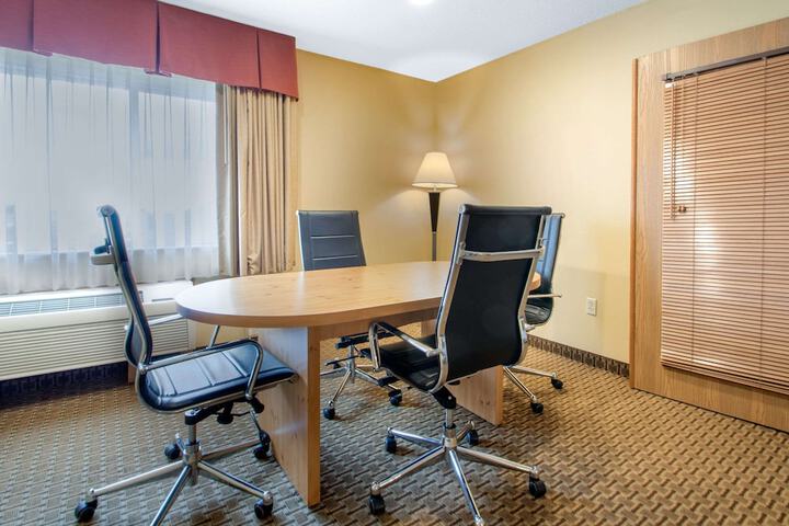 1 King Bed Suite (5 of 37)