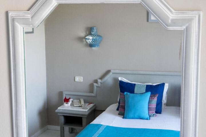 Room 4 of 51