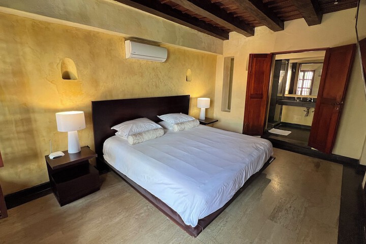 Room 8 of 59