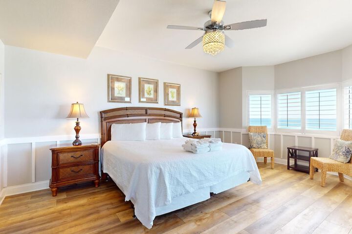 Room 25 of 163