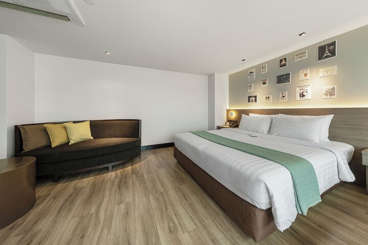 Room 6 of 60