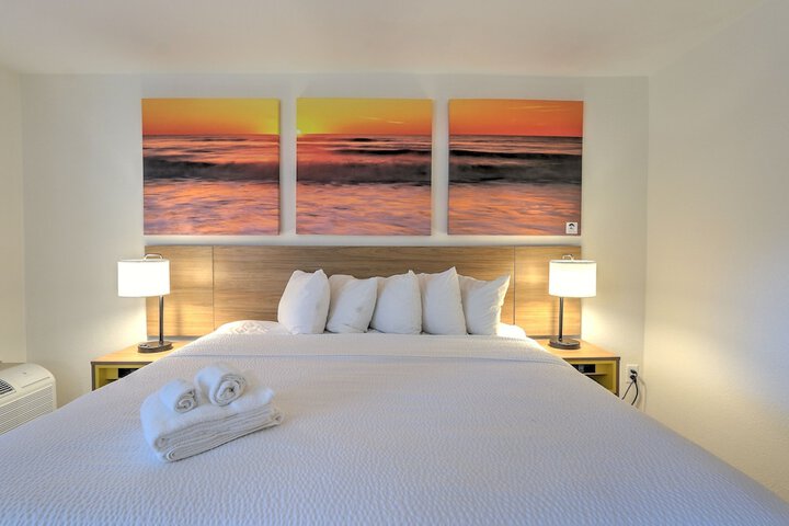 Room 8 of 23