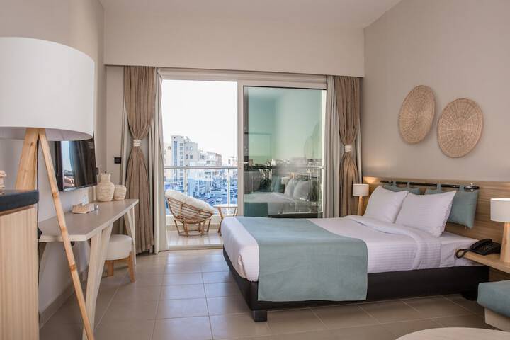 Redcon Suites