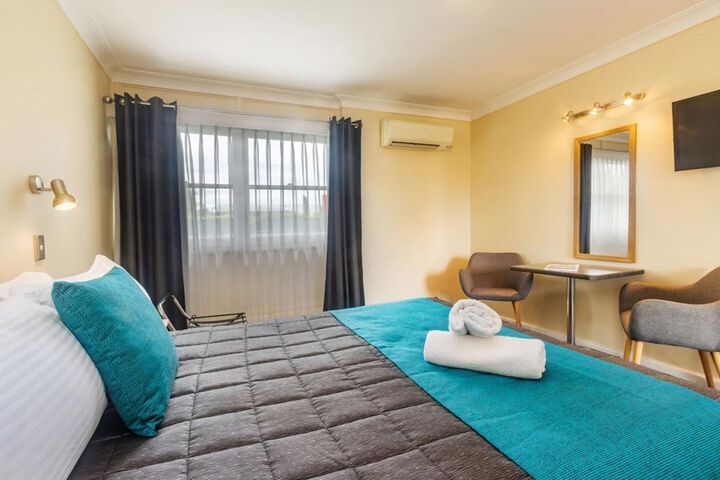 Room 5 of 35