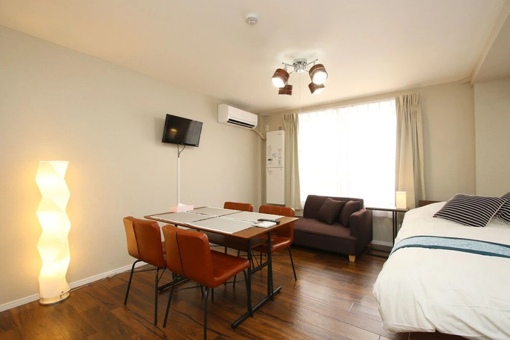 Room 2 of 15