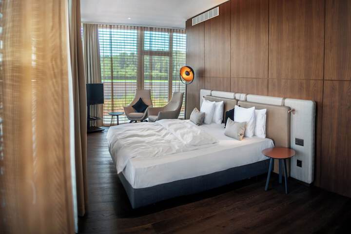 Room 16 of 72