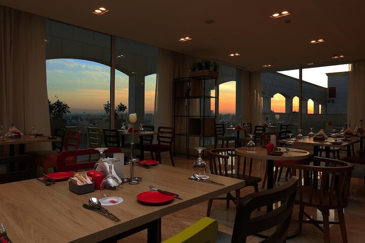Dining 147 of 195