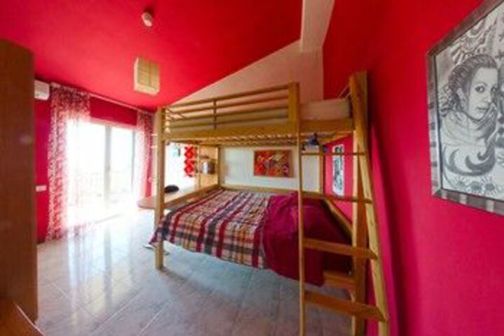 Room 10 of 22